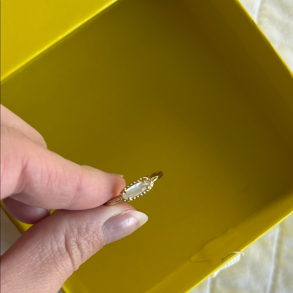 Kendra Scott Elegant Gold Ring with White Stone size 8